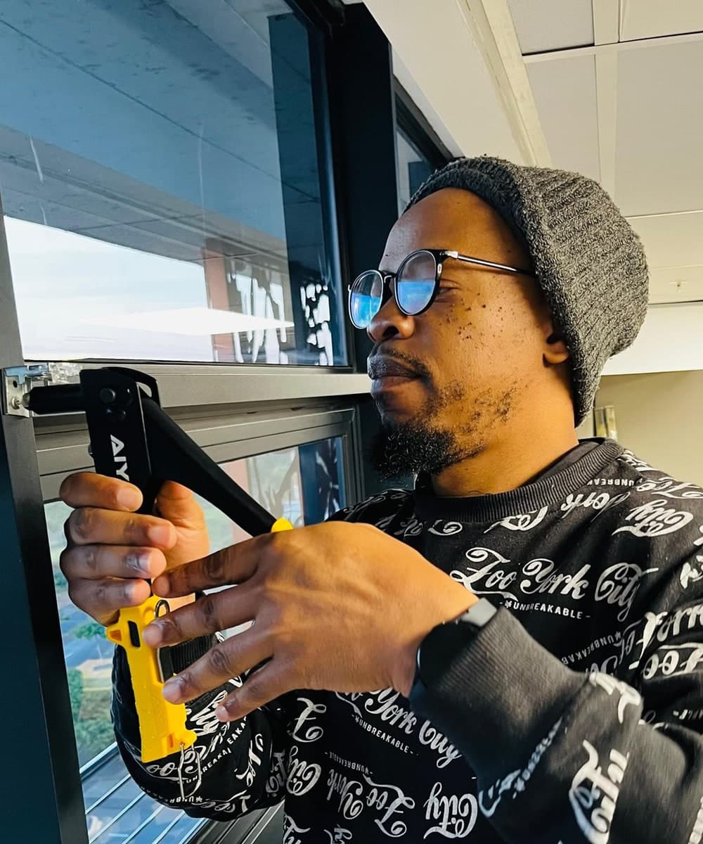 Fidel working on a practical technology setup